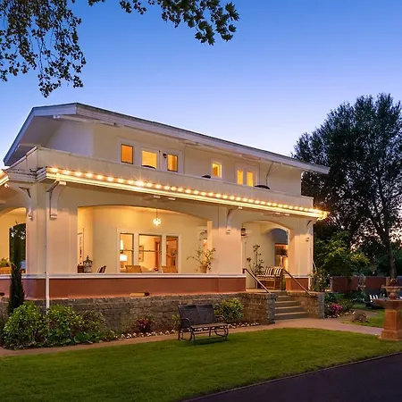 Casa Bella Inn
